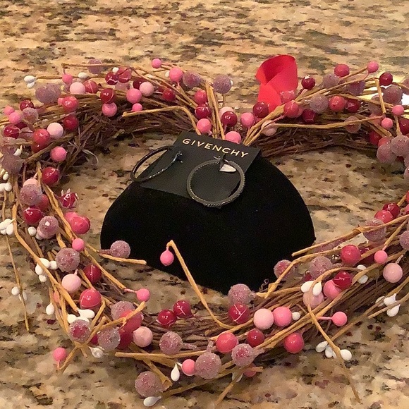 Gorgeous Givenchy Black Cubic Earrings 🖤🖤🖤NWT - Picture 6 of 6